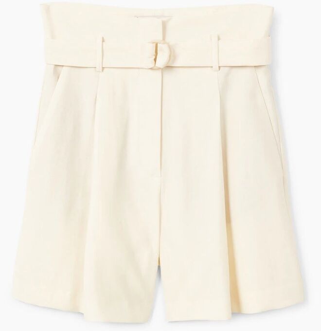 Shorts com cinto, €29,99, Mango