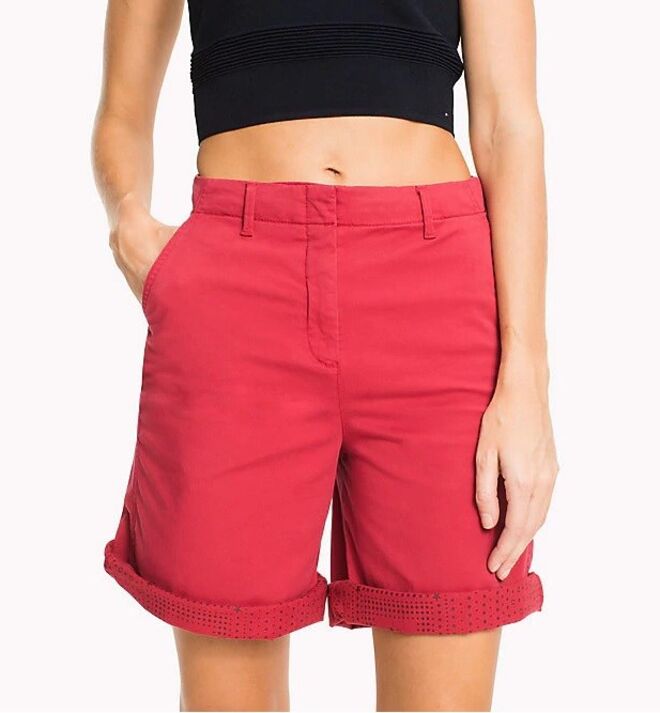 Bermudas com detalhe na dobra, €89,90, Tommy Hilfiger