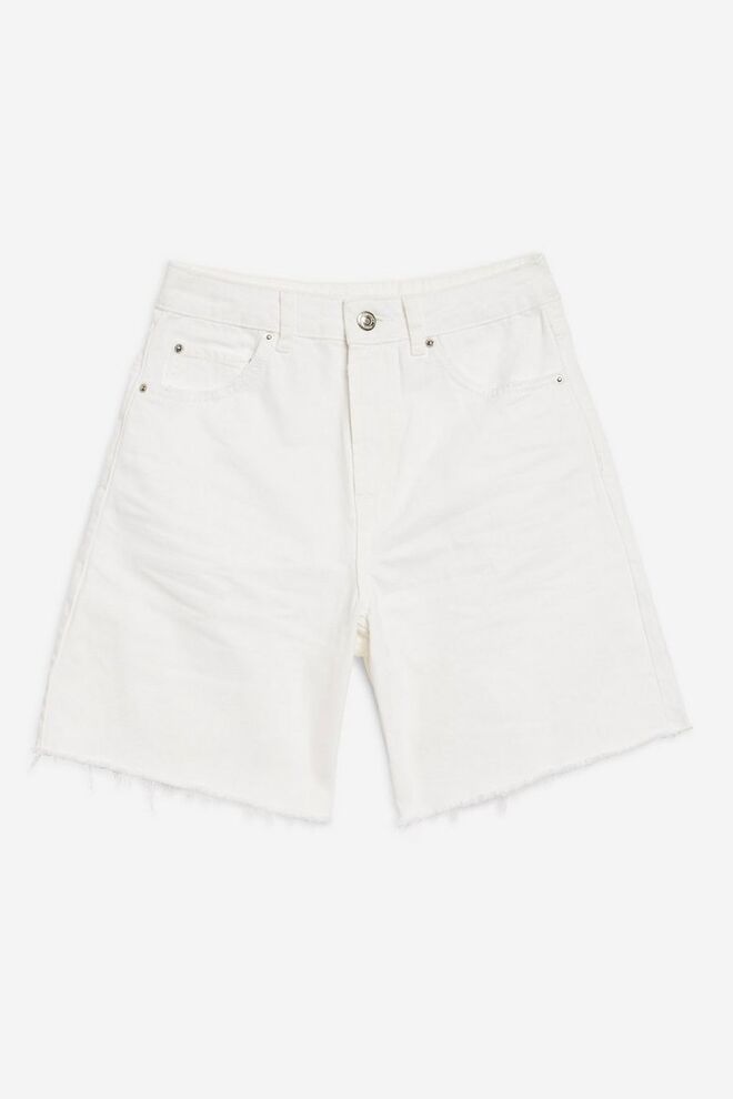 Calções de ganga branca, €46, Topshop