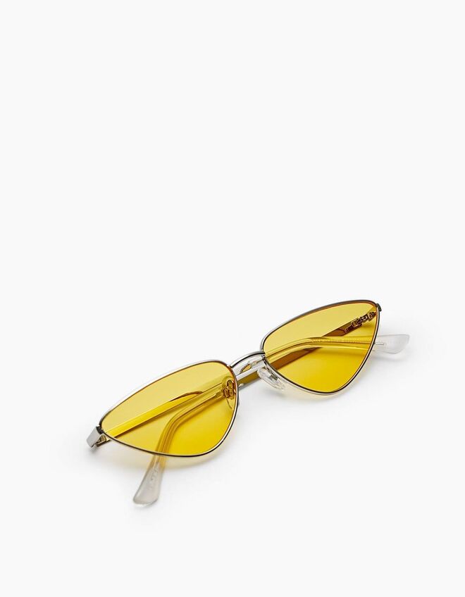 Óculos, €9,99, Stradivarius