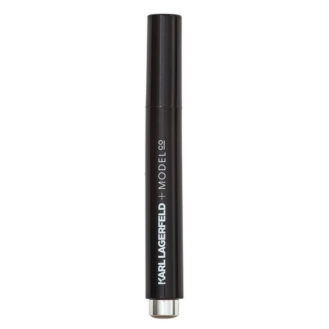 Iluminador em caneta Strobing Pen, €39,94, Karl Lagerfeld + Model Co, Douglas 