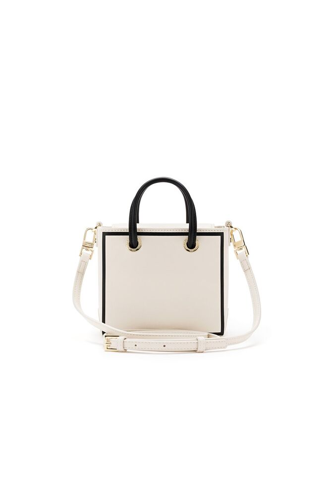 Carteira 18/22, €190, Elisabetta Franchi