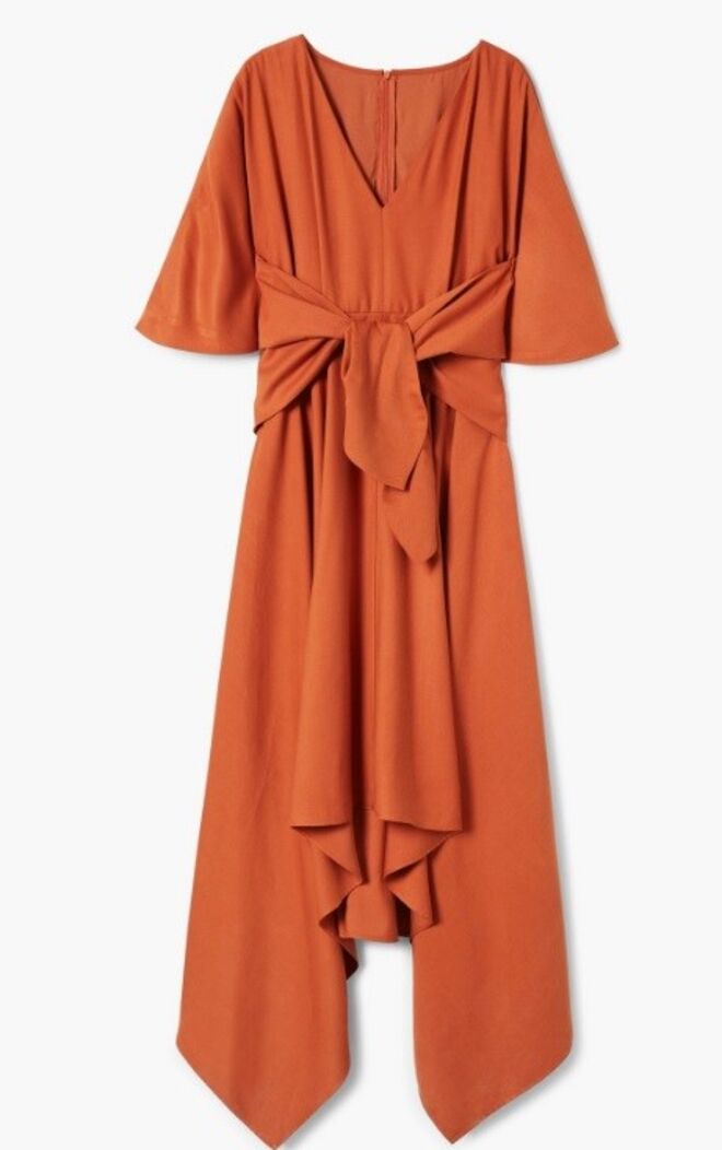 Vestido comprido laço, €69,99, Mango