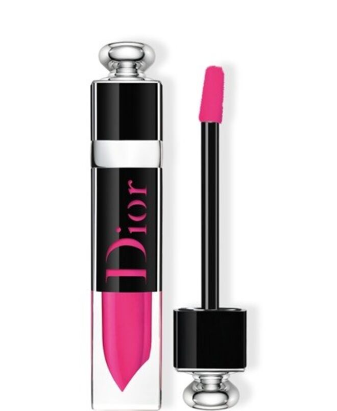 Gloss Dior Addict Lacquer Plump na cor 676 Dior Fever, €38,15, Dior, Perfumes & Companhia 