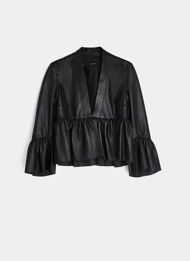 Bolero de pele, €119, antes €229, Uterqüe 
