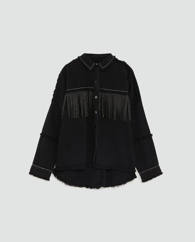 Casaco com franjas, €29,99, antes €39,95, Zara 