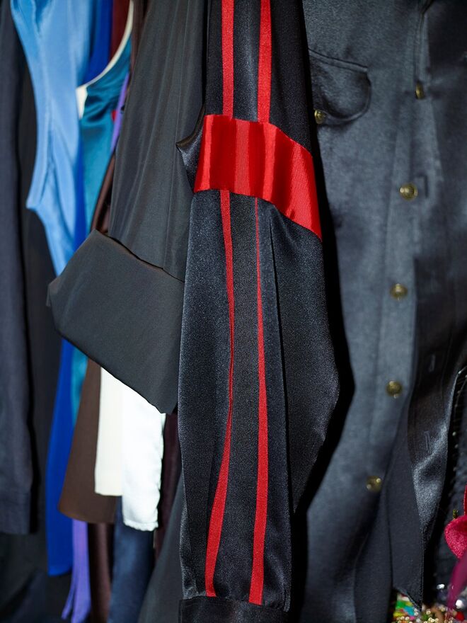 Untitled #13 (Closet de Elizabeth Taylor), de Catherine Opie, 2012. Exposição Michael Jackson: On the Wall, na National Portrait Gallery, em Londres.