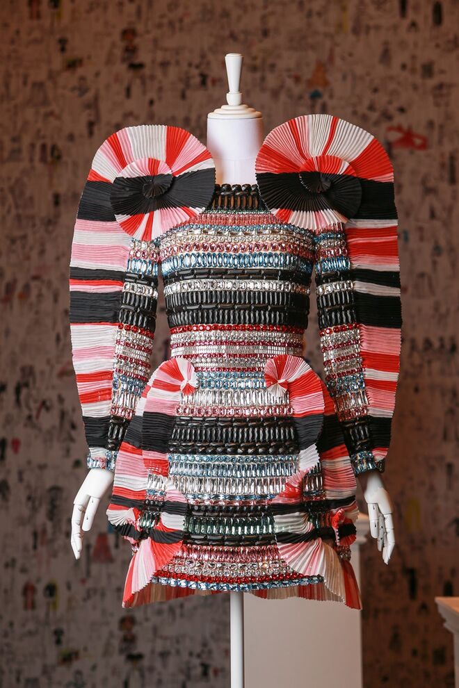 Instalação da exposição Viktor&Rolf: Fashion Artists na National Gallery of Victoria, em Melbourne, 2016.