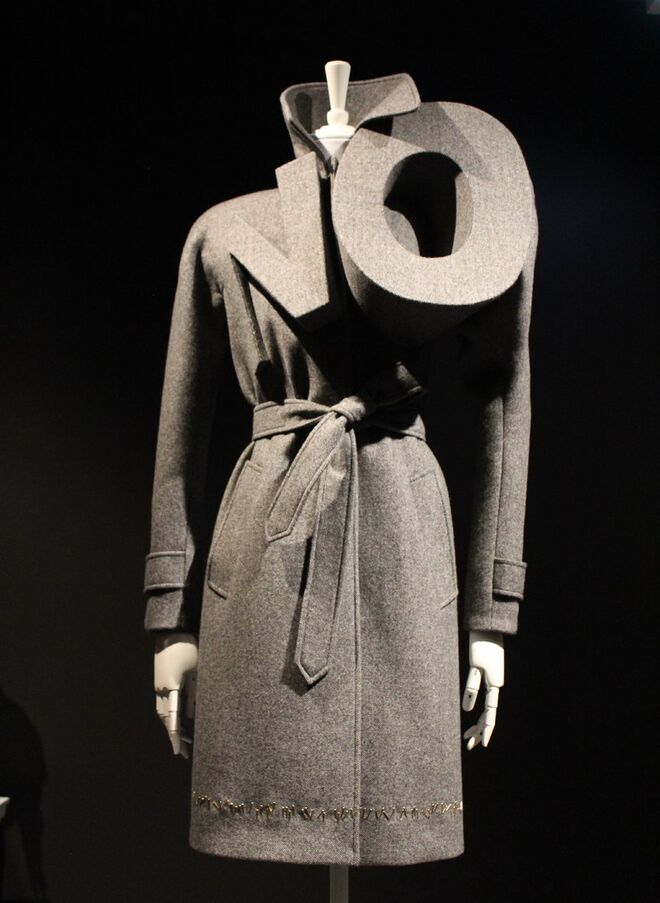 Instalação da exposição Viktor&Rolf: Fashion Artists na National Gallery of Victoria, em Melbourne, 2016.