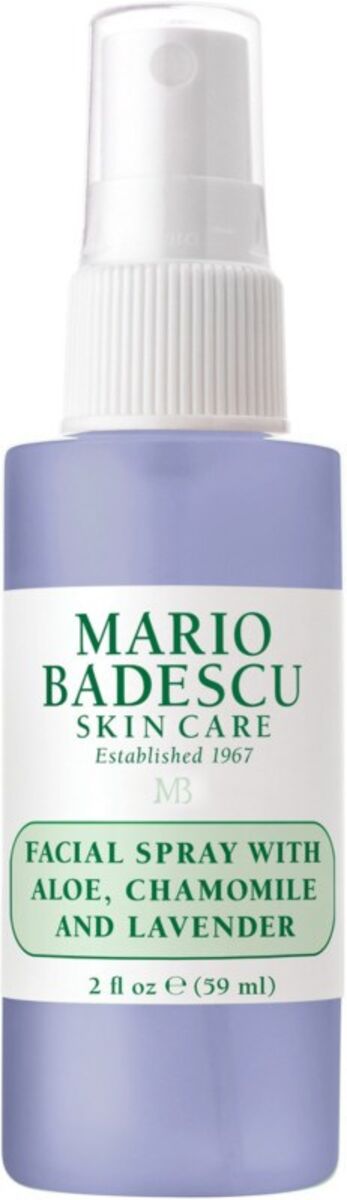 Facial Spray With Aloe, Chamomile And Lavender com efeito calmante, €11,95, Mario Badescu, feelunique.com 