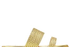 Sandálias, €406, Charlotte Olympia, em mytheresa.com 