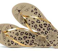Charlotte Olympia lança novo modelo de Havaianas