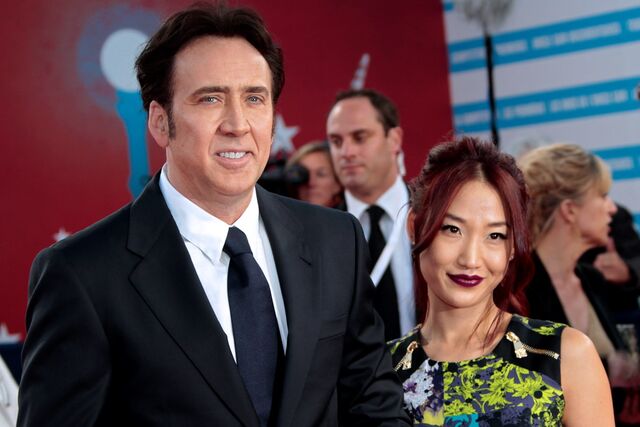 Kal-El | Pais: Nicolas Cage e Alice Kim