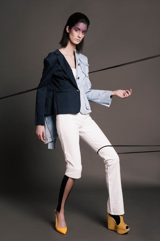 "Deconstructive Architecture" | Styling by Fabyane Melo | Modelo: Helena Sarmento da Face Models. Casacos da Peris, blusa da produção; calças Zara; meias da Calzedonia; sapatos da Peris.