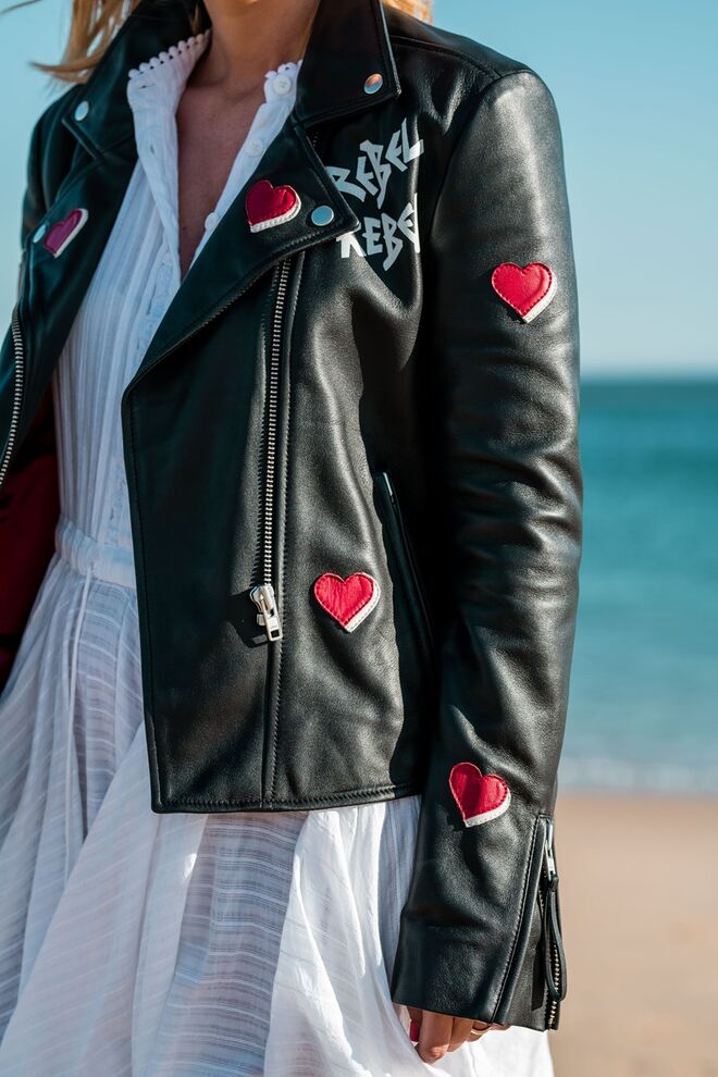 Casaco, Zoe Karssen | Vestido, Zadig & Voltaire | Maquilhagem: Ana Filipa