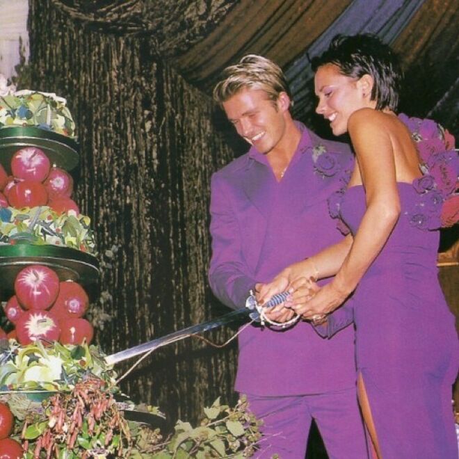 Os Beckham em roxo look total, no seu copo-d’água, a 4 de julho de 1999
