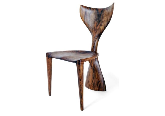 Cadeira The Whale Tail Chair by Michael Coffey em madeira, €7790, em bespokeglobal.com 