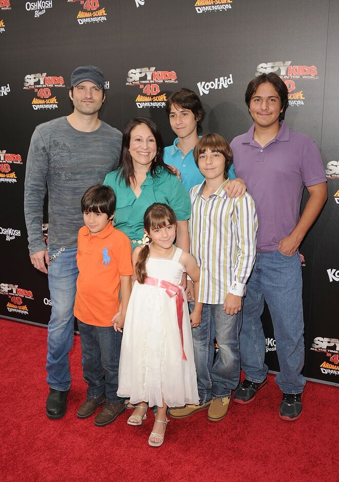 Racer, Rhiannon, Rebel, Rocket e Rogue | Pais: Robert Rodriguez e Elizabeth Avellán