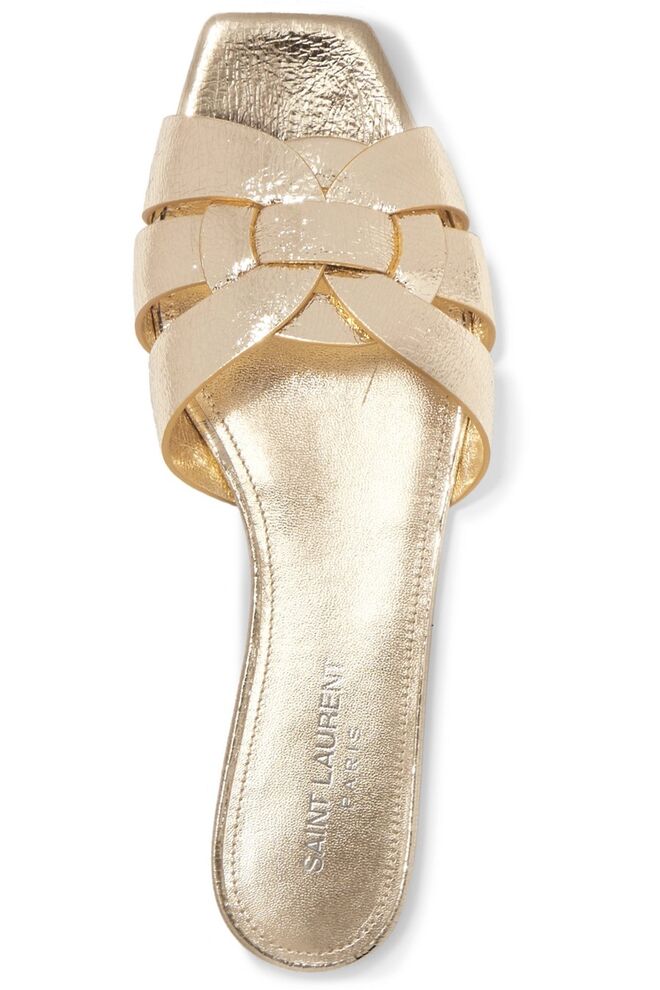 Sandálias, €545, Saint Laurent 