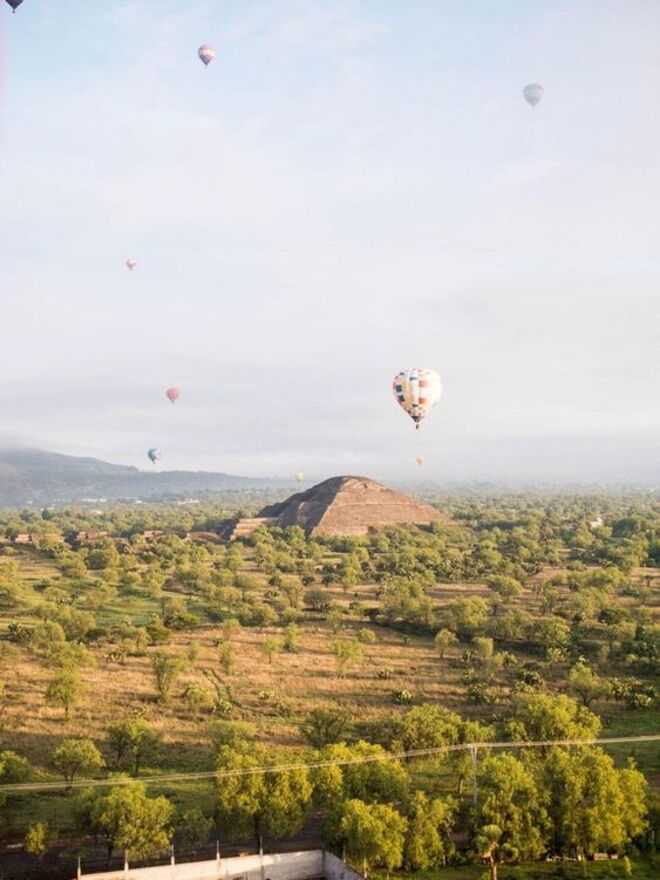 Andar de balão de ar quente 