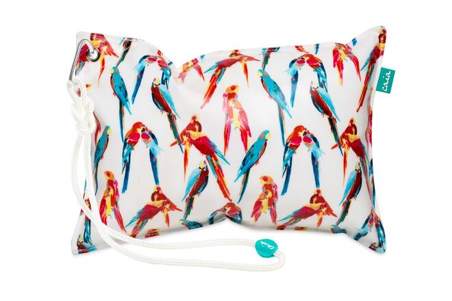 Almofada de praia, €30, CAIA