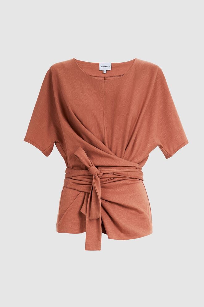 Tshirt com nó, €32, antes €65, Bimba Y Lola