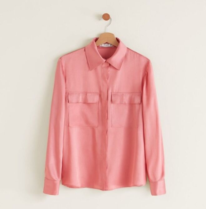 Blusa acetinada rosa, €29,99, Mango