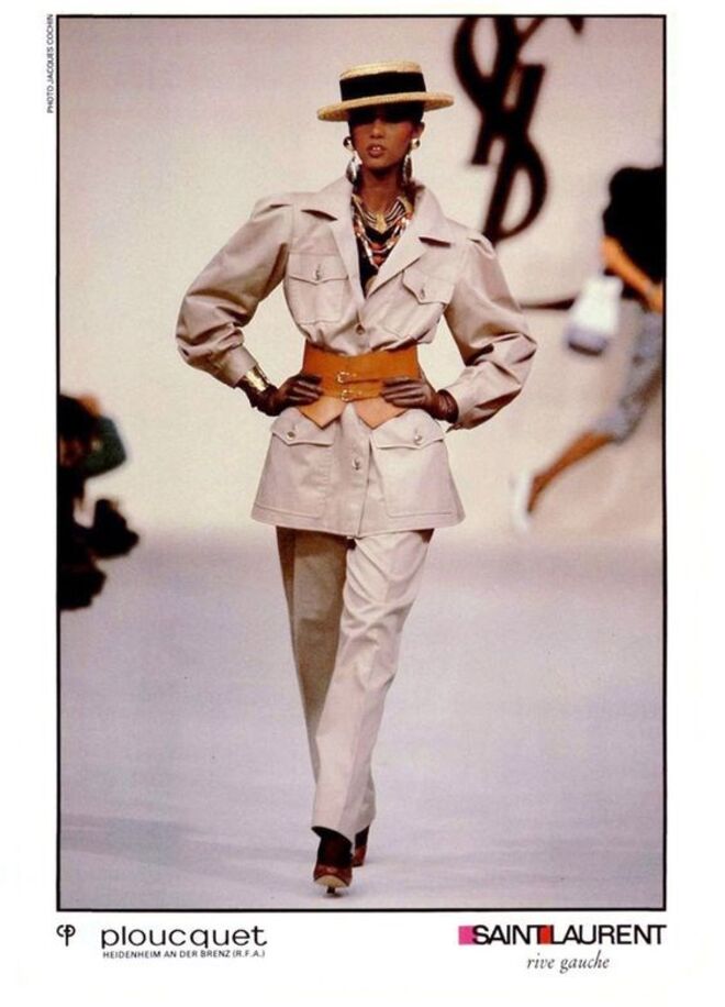 A modelo era umas das favoritas de Yves Saint Laurent. O designer apelidou-a de “mulher de sonho”.