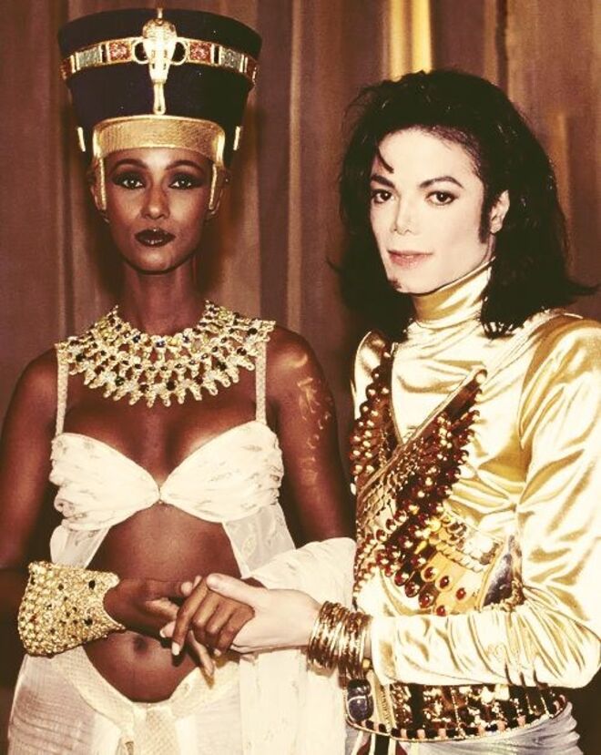 Em 1991, a modelo participou no videoclip da música Remember The Time, de Michael Jackson.