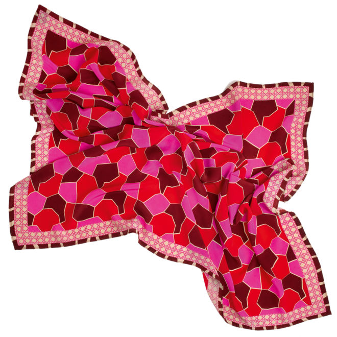 Écharpe em crepe de seda, €85, A Peace Treaty 