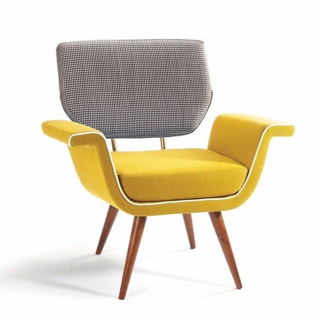 Cadeira Ivy em tecido e madeira, Mambo Unlimited Ideas (preço sob consulta)