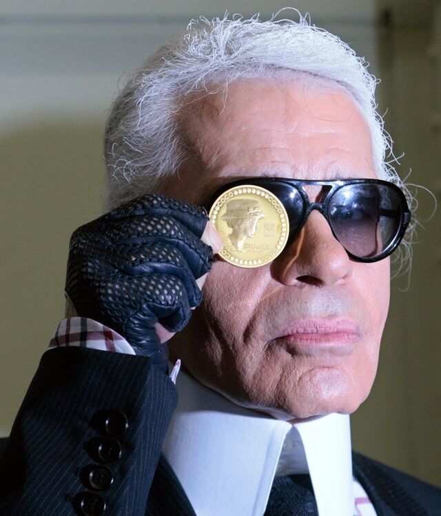 O seu legado é mantido pelo criativo Karl Legerfeld que anualmente renova e assina 12 coleções para a Casa Chanel