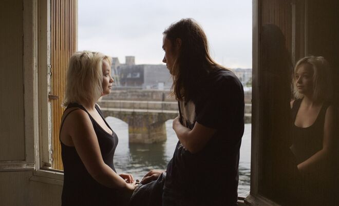 O filme Milla foi escrito e realizado por Valérie Massadian e retrata a vida miserável de Milla e Leo, um casal a viver numa pequena cidade, no Canal da Mancha, ao mesmo tempo que espelha um amor com tanto de leve e jovial como de fatídico.