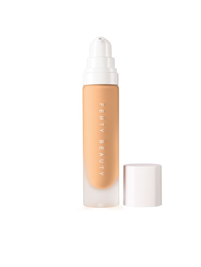 Pro Filt’r Soft Matte Longwear Foundation no tom 220, €33,95, Fenty Beauty, na Sephora