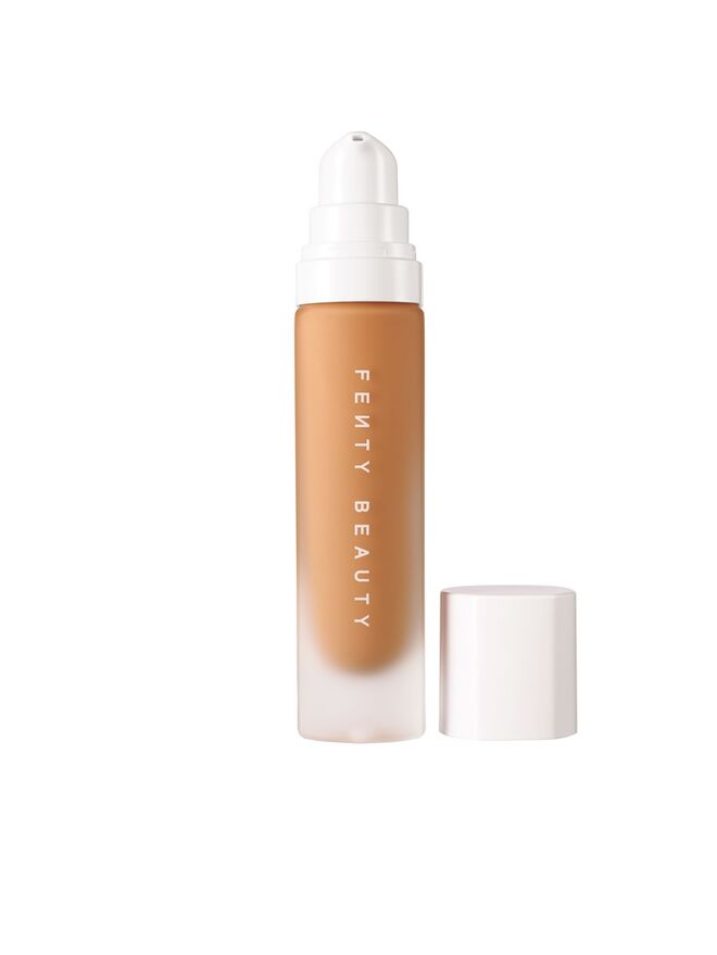 Pro Filt’r Soft Matte Longwear Foundation no tom 320, €33,95, Fenty Beauty, na Sephora