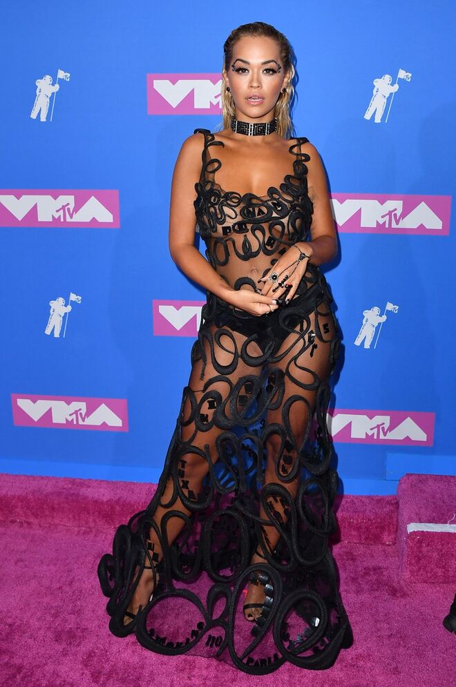 Rita Ora em Jean-Paul Gaultier, 2018