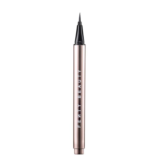 Flyliner Longwear Liquid Eyeliner, €19,55, Fenty Beauty, na Sephora