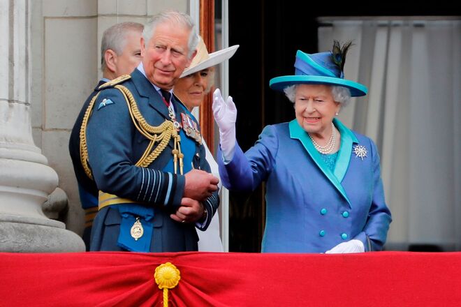 Príncipe Carlos e Rainha Isabel ll