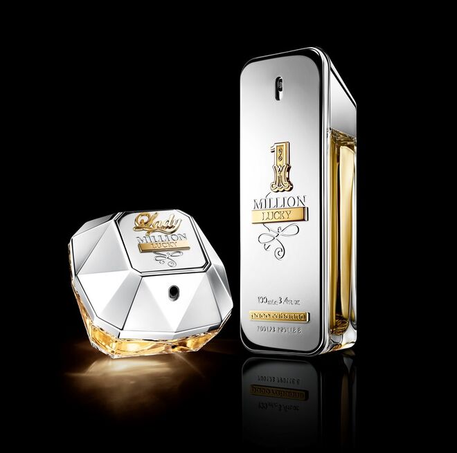 1 Million Lucky abre com uma ameixa cítrica verde envolvida por notas de madeira e uma luxuriante avelã e Lady Million Lucky revela-se ainda mais explosiva e gourmand com os seus acordes frutados envoltos em sândalo. | 1 Million Lucky, Eau de Toilette, 100 ml, €88,93, Paco  Rabanne | Lady Million Lucky, Eau de Parfum, 80 ml, €104,85, Paco Rabanne