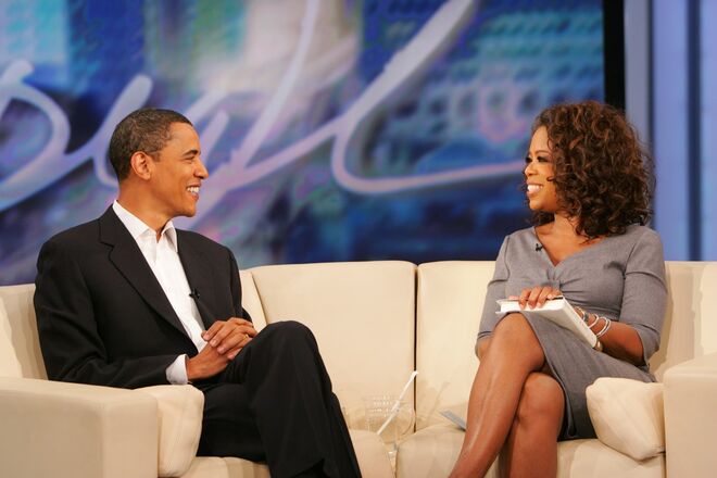 2006. O então Senador Barack Obama fala sobre o seu livro The Audacity of Hope, no The Oprah Winfrey Show.