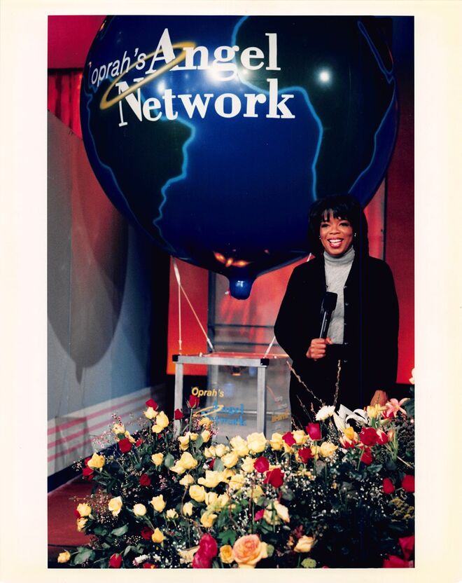 1997. A anunciar o lançamento da Oprah’s Angel Network.