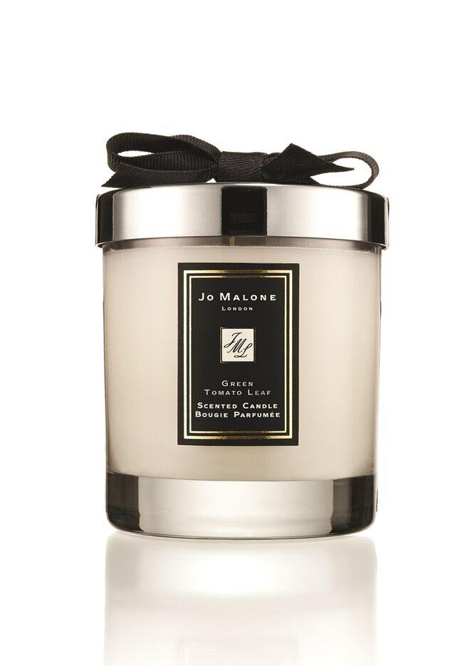 Vela para a casa Green Tomato Leaf, 200 g, €53, Jo Malone
