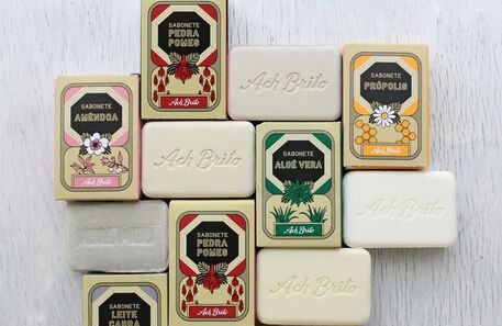 Ach Brito celebra 100 anos com edições especiais