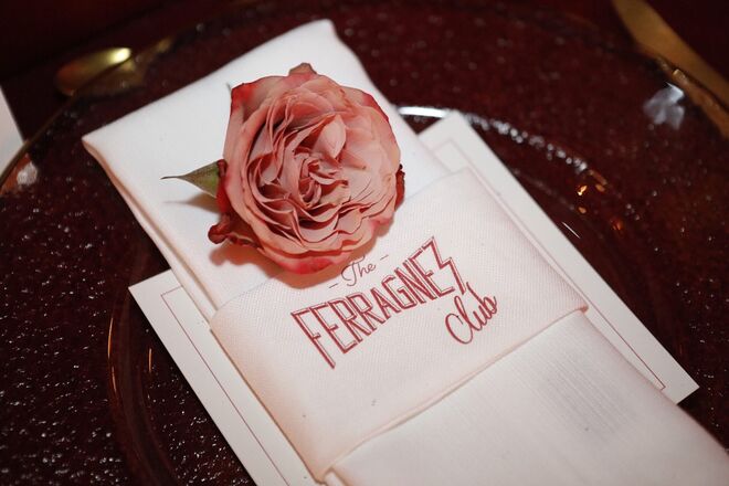 Pormenores da mesa do rehearsal dinner, a 31 de agosto