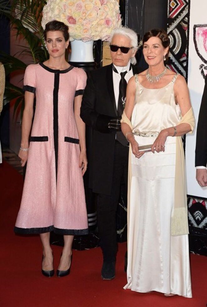 Charlotte Casiraghi no Baile da Rosa, no Mónaco, em 2015. Vestido Chanel Alta-Costura.