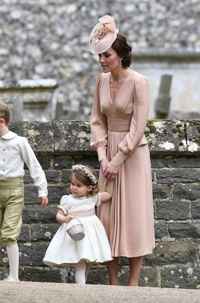 A duquesa de Cambridge, Kate Middleton, no casamento da irmã, Pippa, com vestido Alexander McQueen, em 2017.