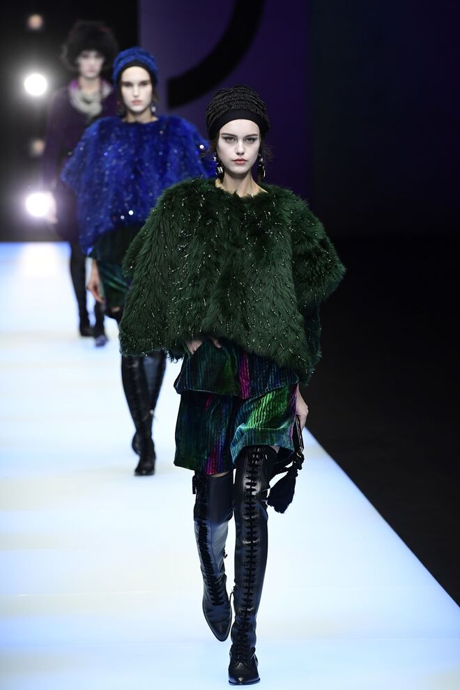No desfile de outono/inverno 2018-2019 de Giorgio Armani, as peças de pelo eram todas em pelo falso