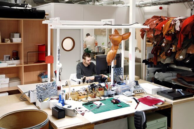 O interior do atelier Petit h, em Paris.