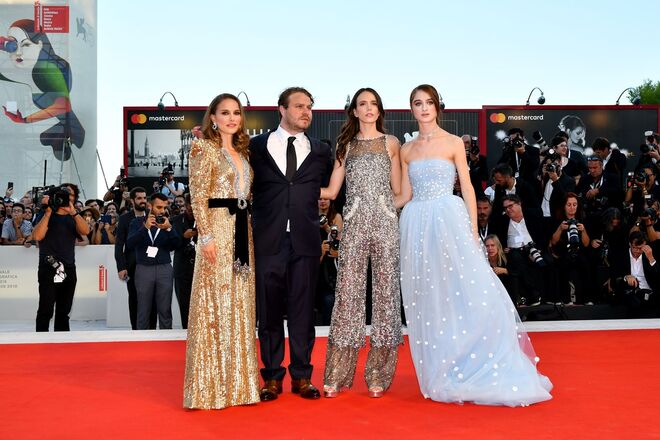 Natalie Portman, Brady Corbet, Stacy Martin e Raffey Cassidy