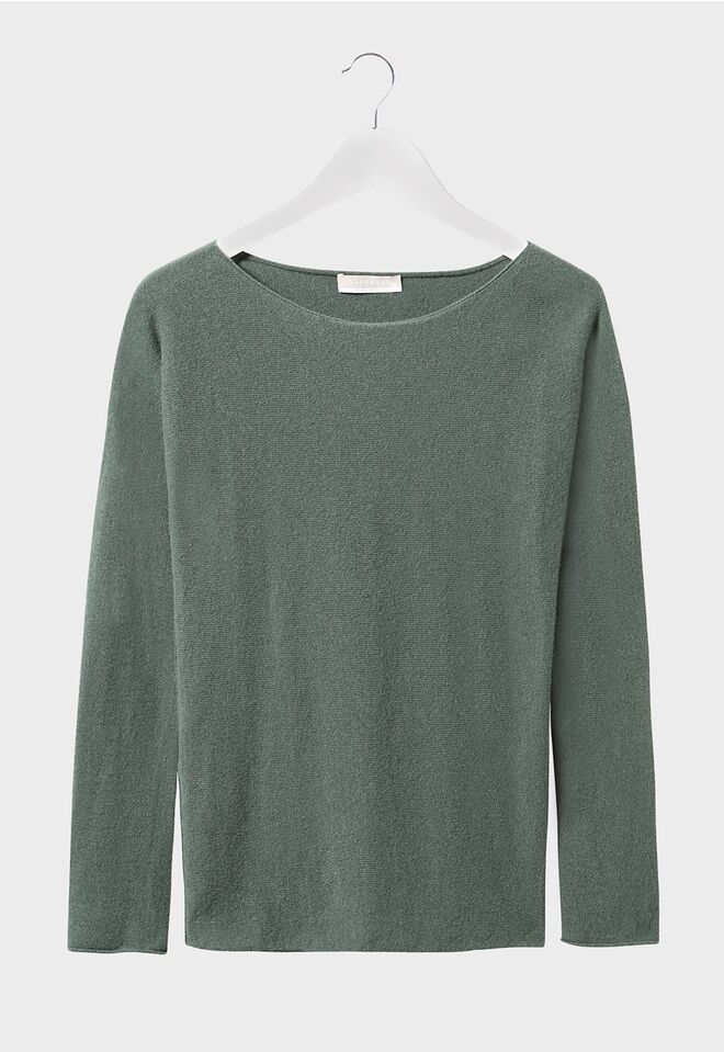 Camisola verde, €89, Stefanel